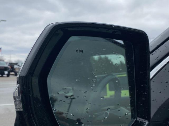 GMC Yukon Denali 4WD 2024