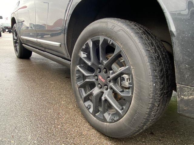 GMC Yukon Denali 4WD 2024