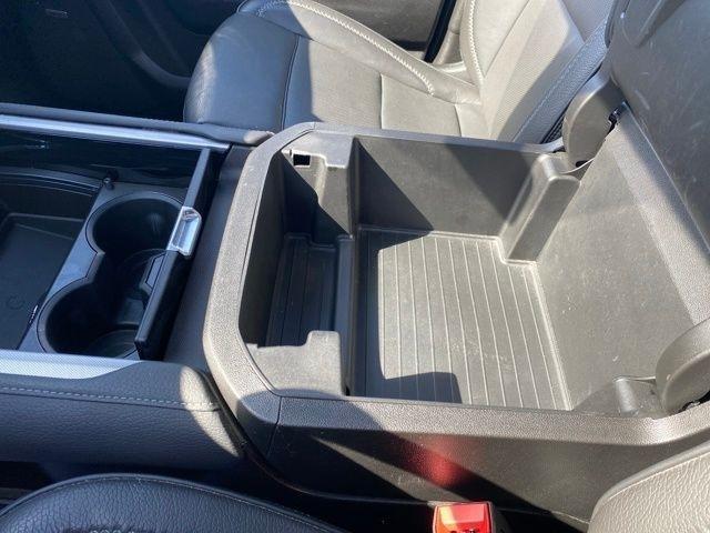 GMC Yukon Denali 4WD 2024