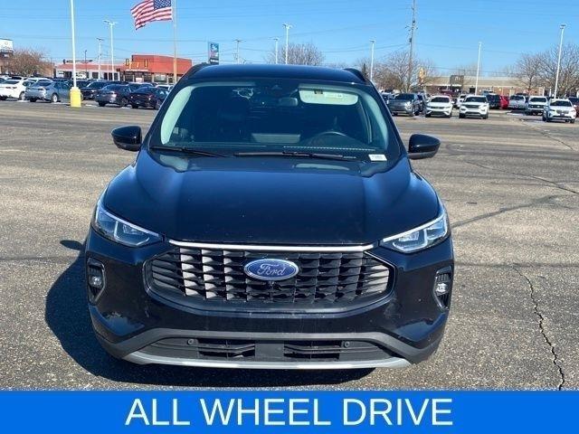 Ford Escape Platinum AWD 2023