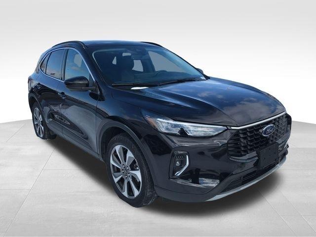 Ford Escape Platinum AWD 2023