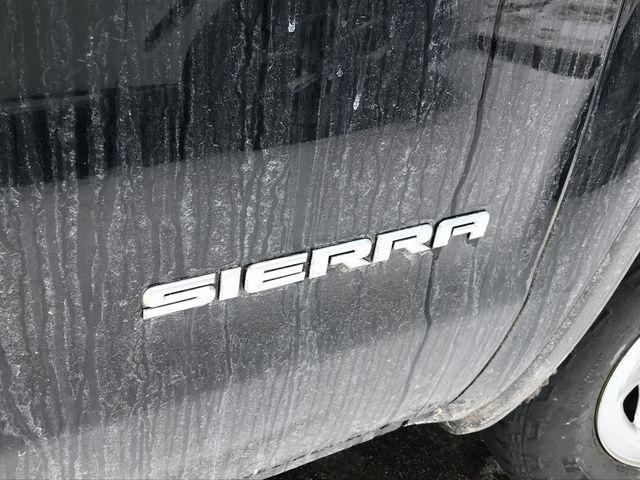 GMC Sierra 1500 Base Long Box 4WD 2015