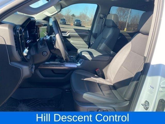 Chevrolet Silverado 1500 LTZ Crew Cab 4WD 2025