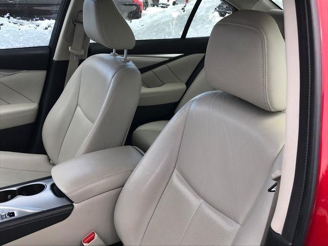 Infiniti Q50 3.0t LUXE AWD 2023