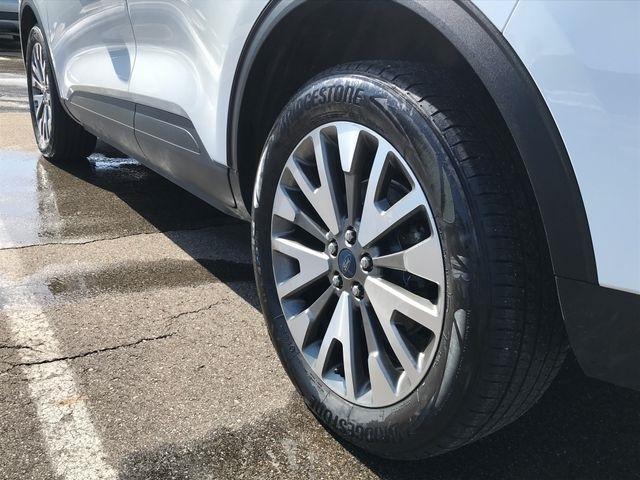 Ford Escape Titanium 4WD 2022