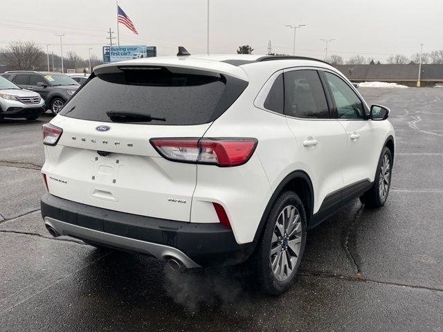 Ford Escape Titanium 4WD 2022