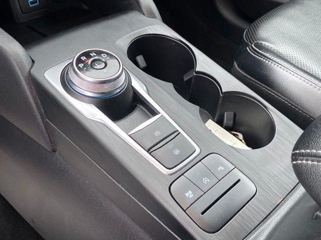 Ford Escape Titanium 4WD 2022