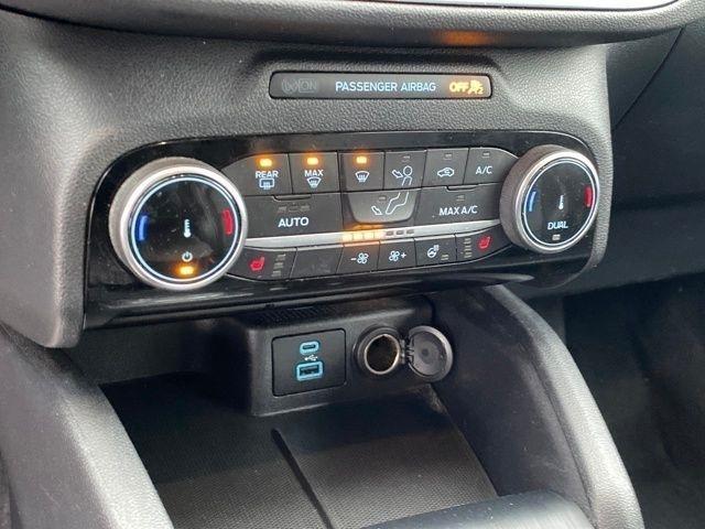 Ford Escape Titanium 4WD 2022