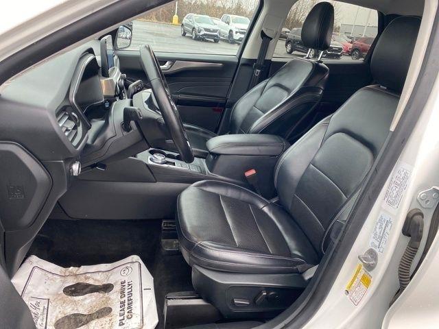 Ford Escape Titanium 4WD 2022