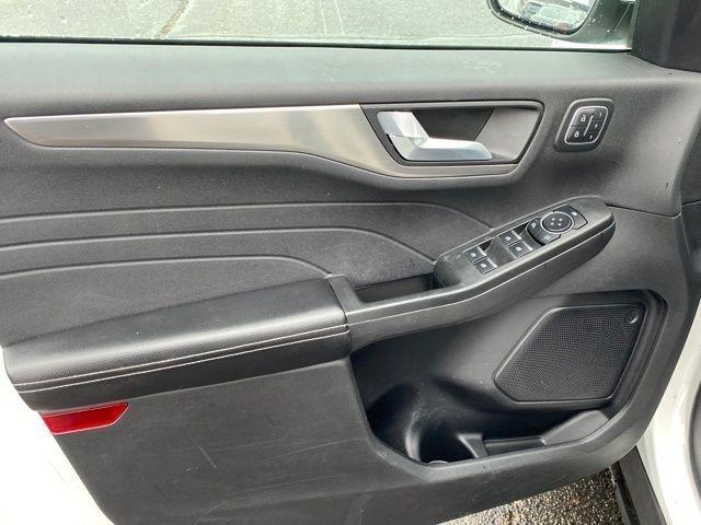 Ford Escape Titanium 4WD 2022