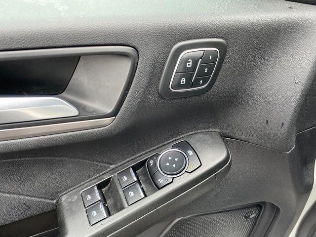 Ford Escape Titanium 4WD 2022