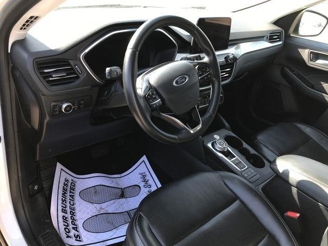 Ford Escape Titanium 4WD 2022