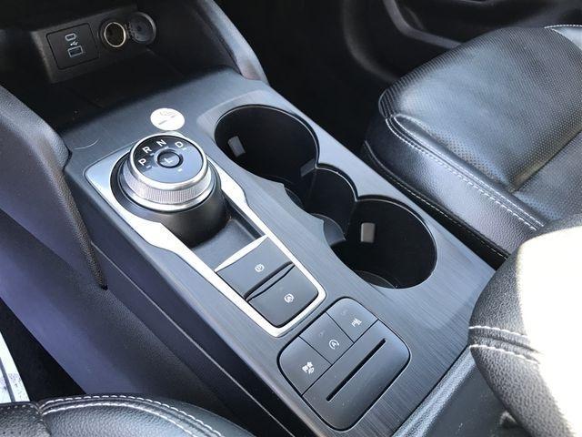 Ford Escape Titanium 4WD 2022