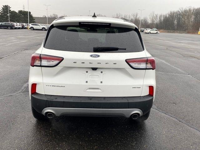 Ford Escape Titanium 4WD 2022
