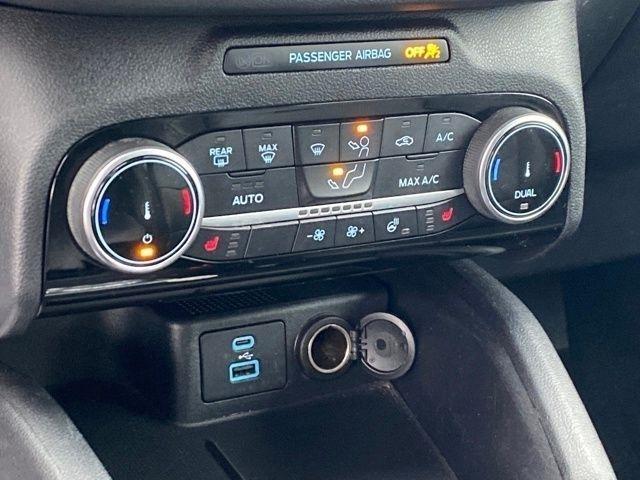 Ford Escape Titanium 4WD 2022