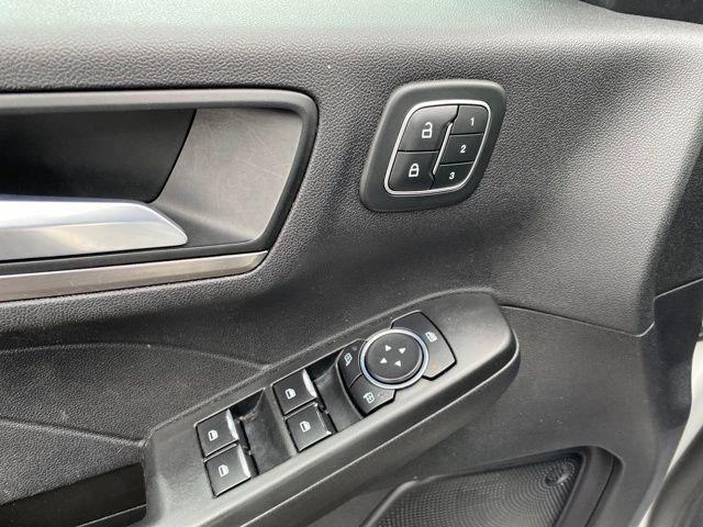 Ford Escape Titanium 4WD 2022