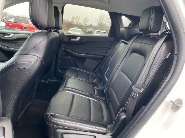 Ford Escape Titanium 4WD 2022