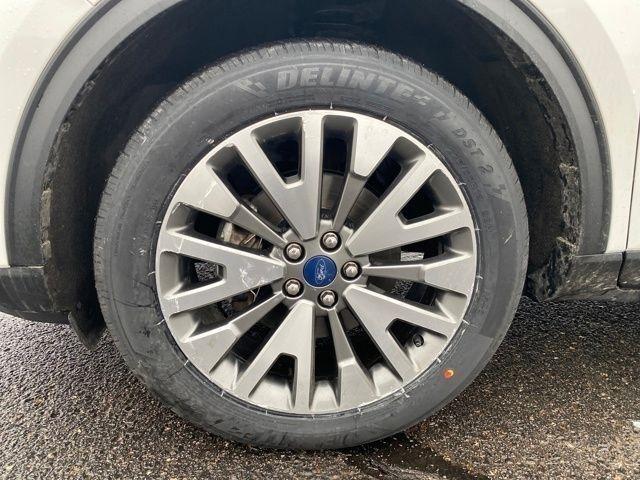 Ford Escape Titanium 4WD 2022