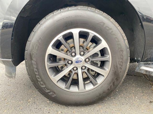 Ford Expedition XLT 4WD 2021