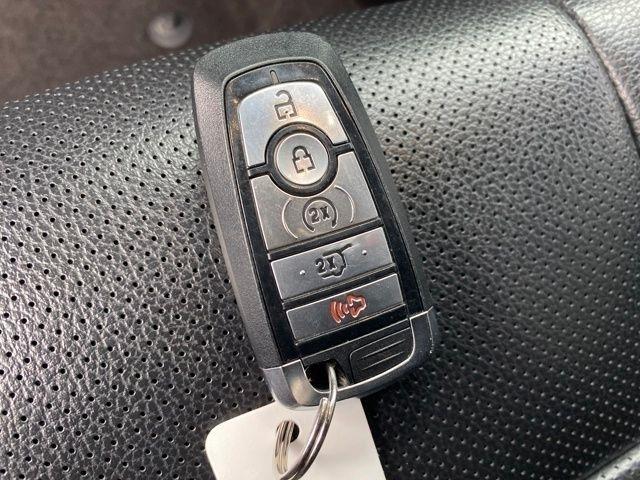 Ford Expedition XLT 4WD 2021