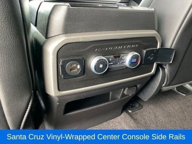 Ford Expedition XLT 4WD 2021