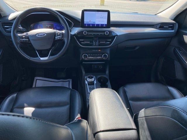Ford Escape Titanium 4WD 2022