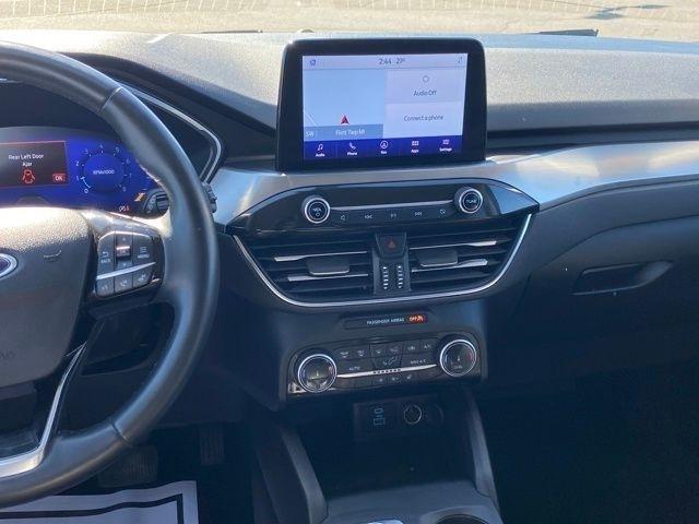 Ford Escape Titanium 4WD 2022