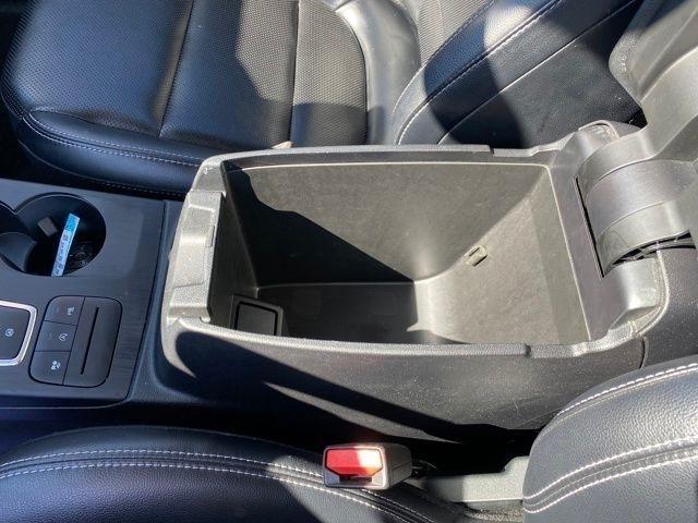 Ford Escape Titanium 4WD 2022