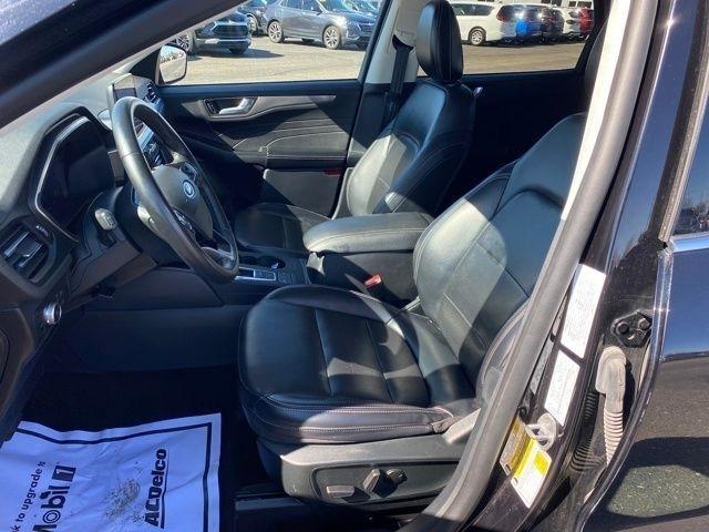 Ford Escape Titanium 4WD 2022