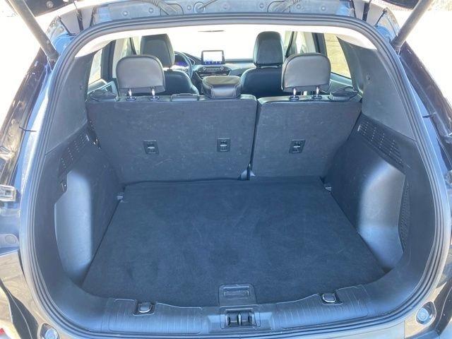 Ford Escape Titanium 4WD 2022