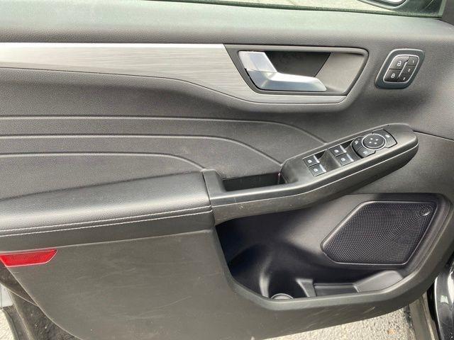 Ford Escape Platinum AWD 2024