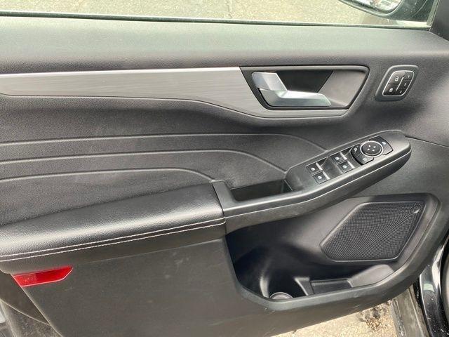 Ford Escape Platinum AWD 2023