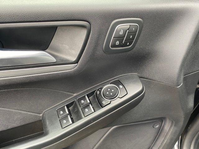 Ford Escape Platinum AWD 2023