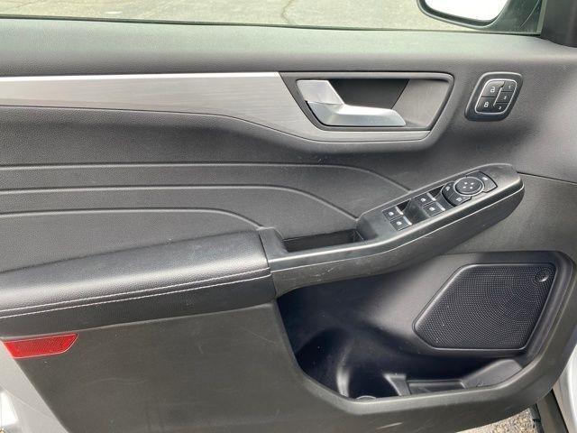 Ford Escape Platinum AWD 2024