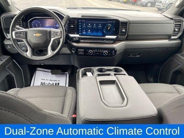 Chevrolet Silverado 1500 LT Crew Cab 4WD 2025