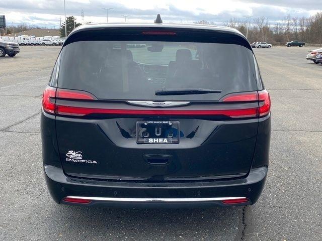 Chrysler Pacifica Touring L 2024