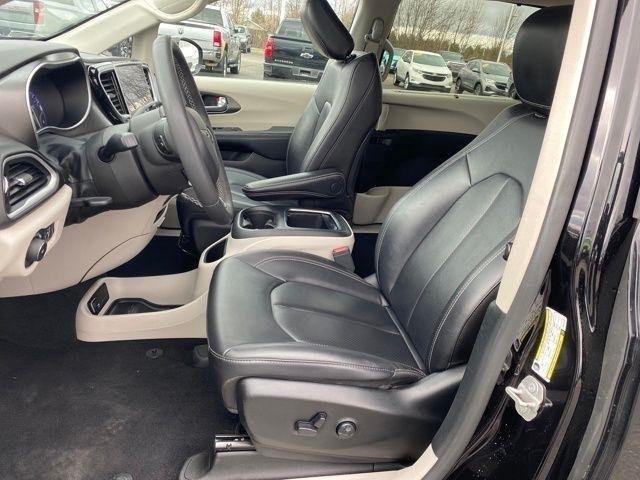 Chrysler Pacifica Touring L 2024