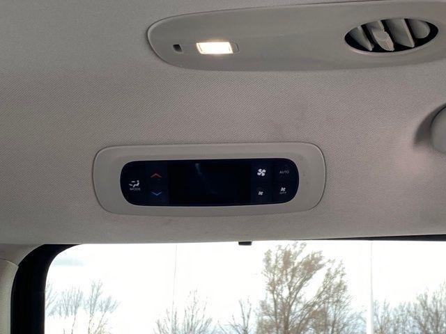 Chrysler Pacifica Touring L 2024