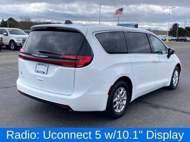 Chrysler Pacifica Touring L 2024