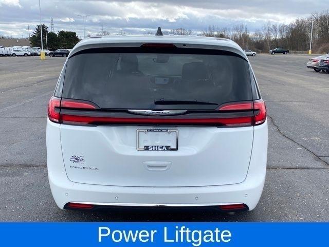 Chrysler Pacifica Touring L 2024