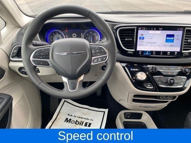 Chrysler Pacifica Touring L 2024