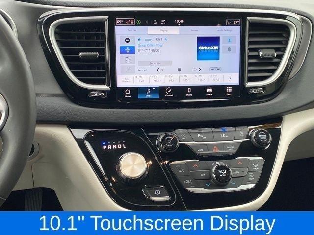 Chrysler Pacifica Touring L 2024