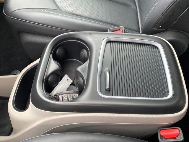 Chrysler Pacifica Touring L 2024