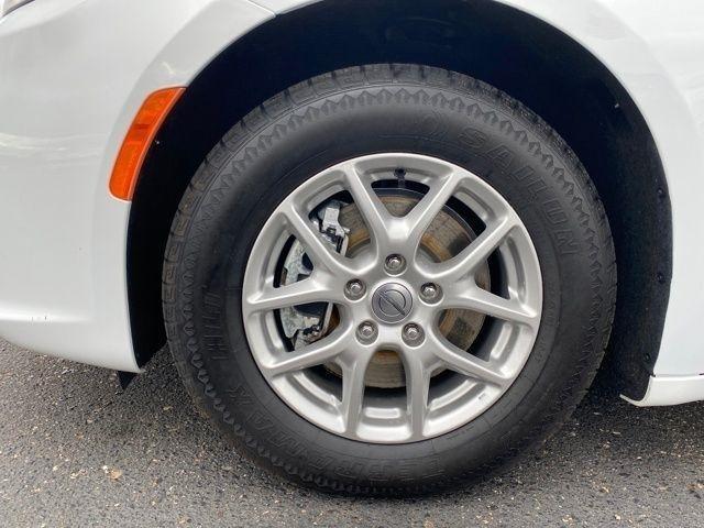 Chrysler Pacifica Touring L 2024