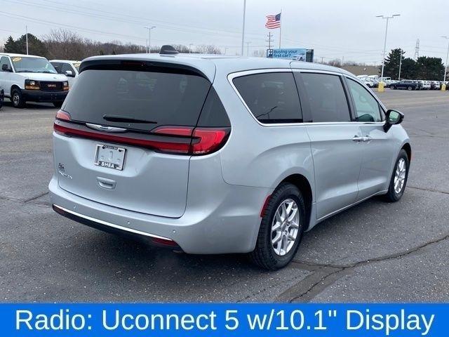 Chrysler Pacifica Touring L 2024