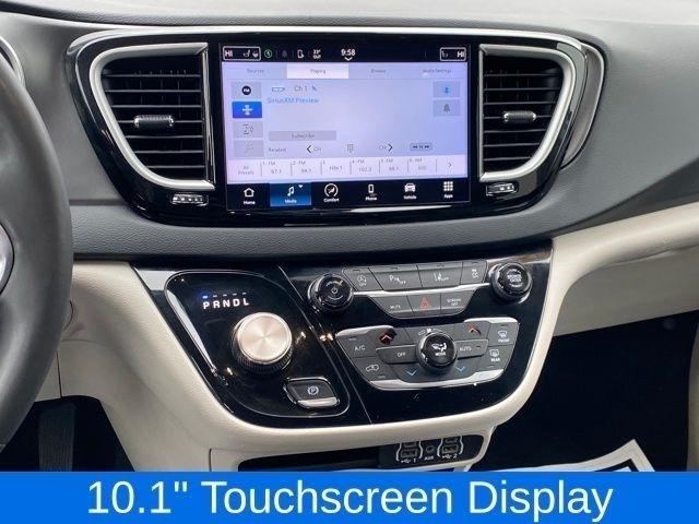 Chrysler Pacifica Touring L 2024