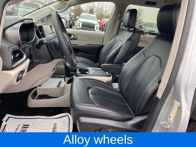 Chrysler Pacifica Touring L 2024