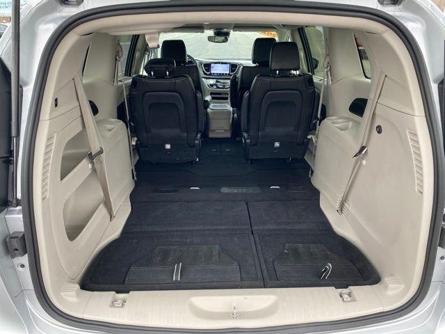 Chrysler Pacifica Touring L 2024