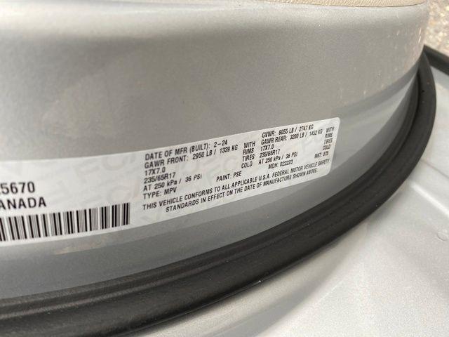 Chrysler Pacifica Touring L 2024