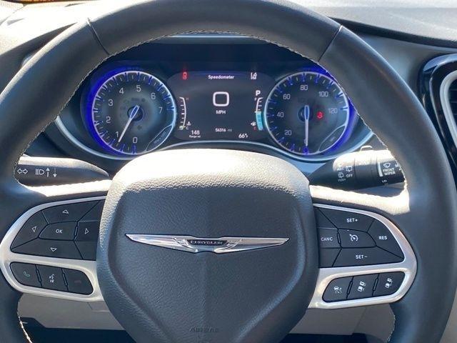 Chrysler Pacifica Touring L 2024